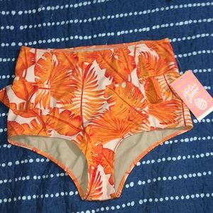 *SOLD* NWT Kortni Jeane Palms Hip Ruffle Bottoms
